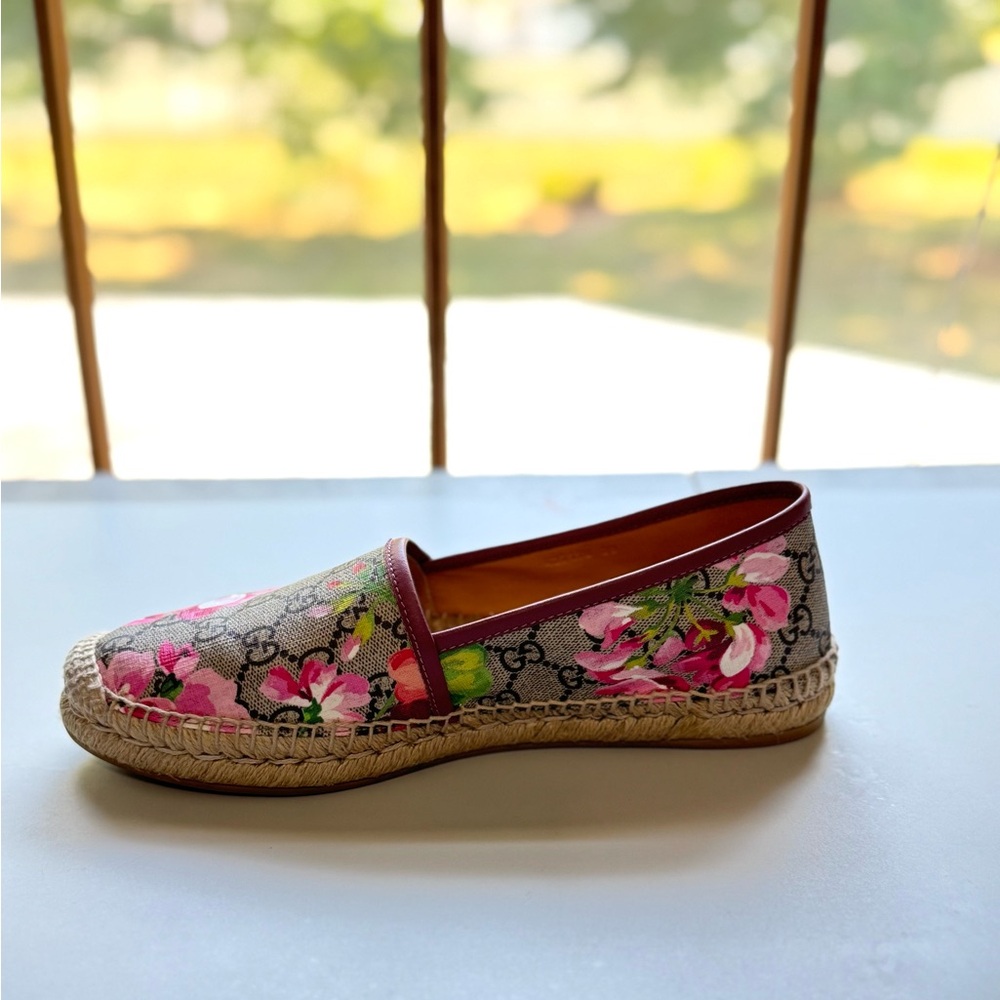 Gucci Women's Pink Floral Espadrilles - Picture 2 of 6